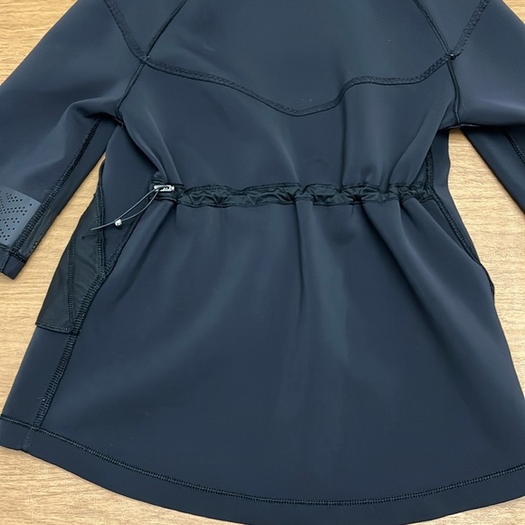 Ivivva black pullover size 14 girls - Picture 11 of 11